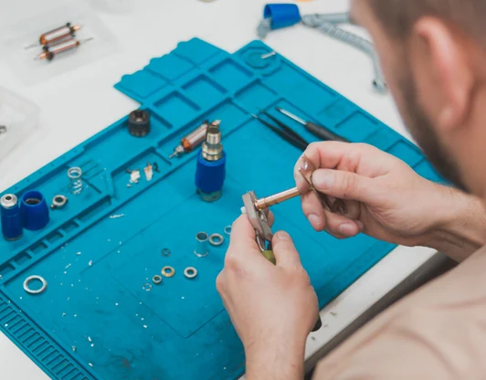 Обслуживание и ремонт оборудования